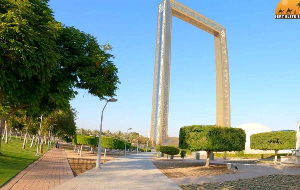 Zabeel Park with Dubai Frame in the background — panoramic view at sunset